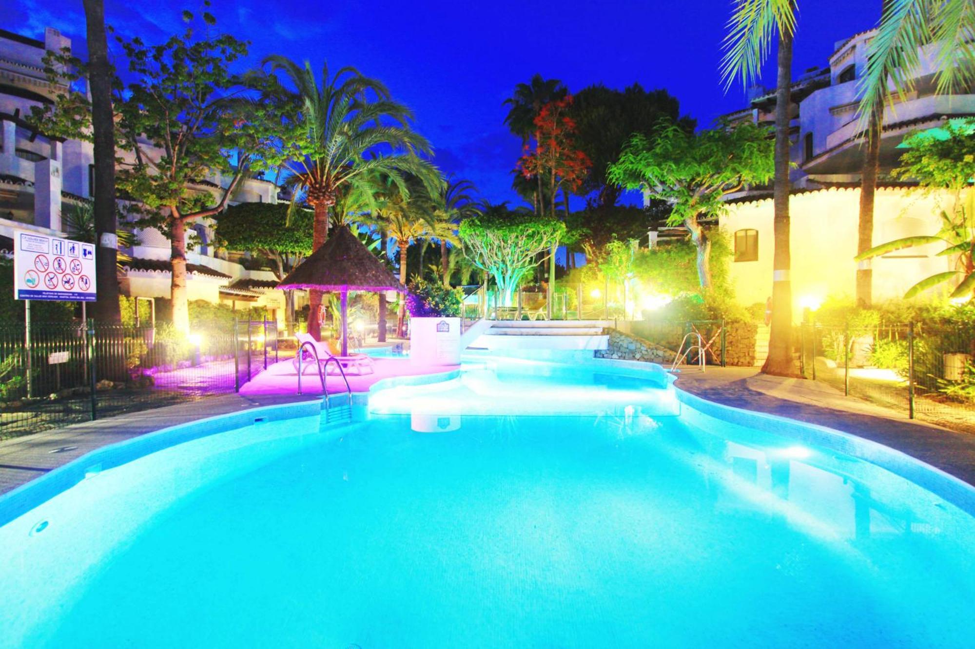 1080 Beachfront Penthouse 3 Floors Jacuzzi 2 Pools Wifi Roof Terrace Marbellac Extérieur photo