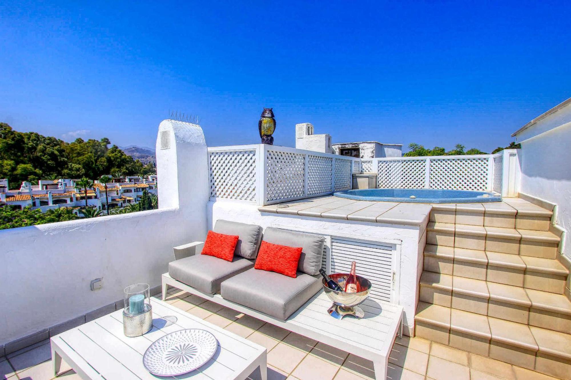 1080 Beachfront Penthouse 3 Floors Jacuzzi 2 Pools Wifi Roof Terrace Marbellac Extérieur photo