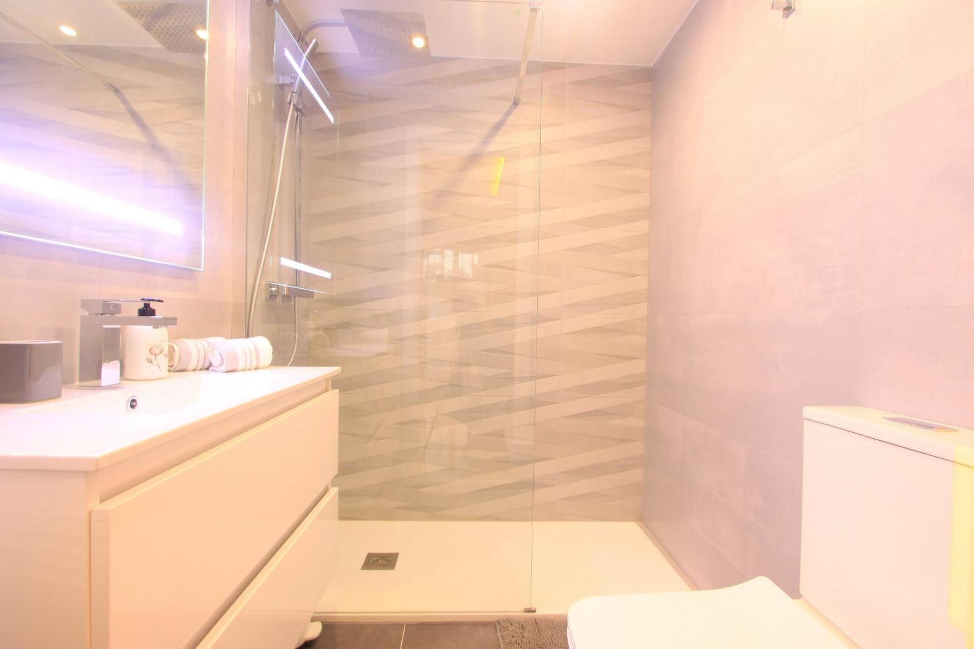 1080 Beachfront Penthouse 3 Floors Jacuzzi 2 Pools Wifi Roof Terrace Marbellac Extérieur photo