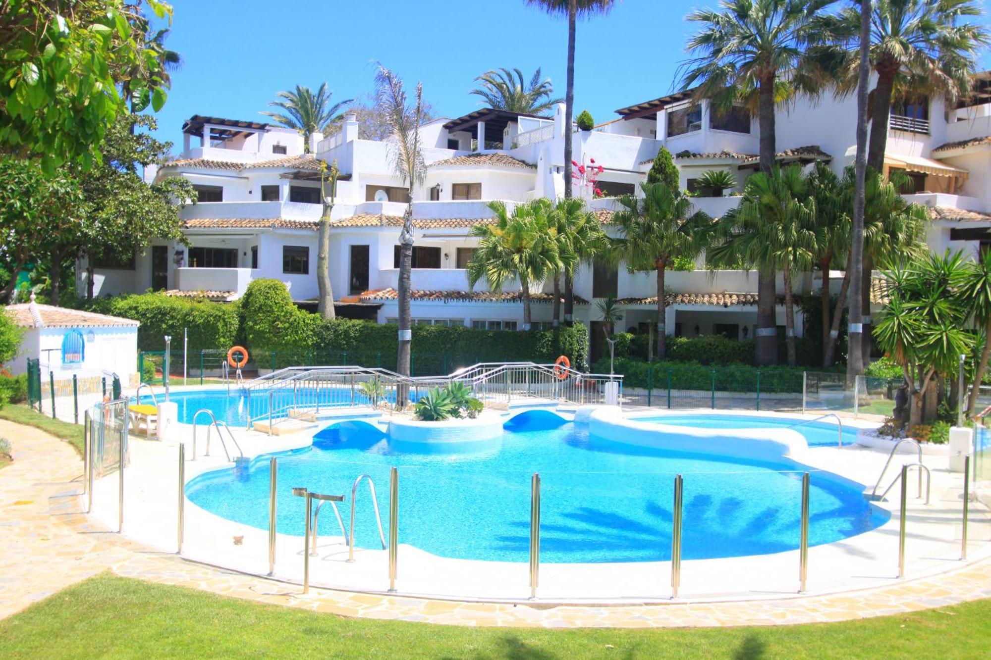 1080 Beachfront Penthouse 3 Floors Jacuzzi 2 Pools Wifi Roof Terrace Marbellac Extérieur photo